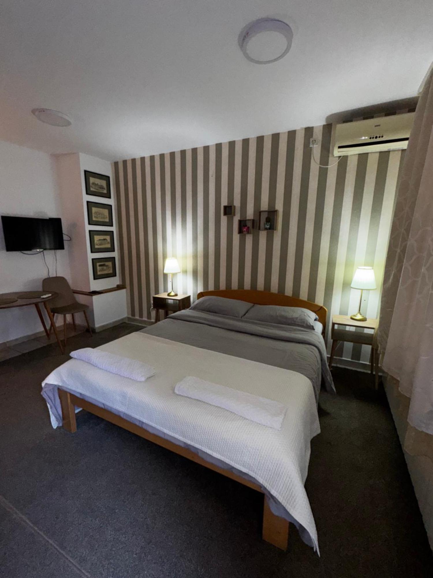 Holiday Belgrad Exterior foto